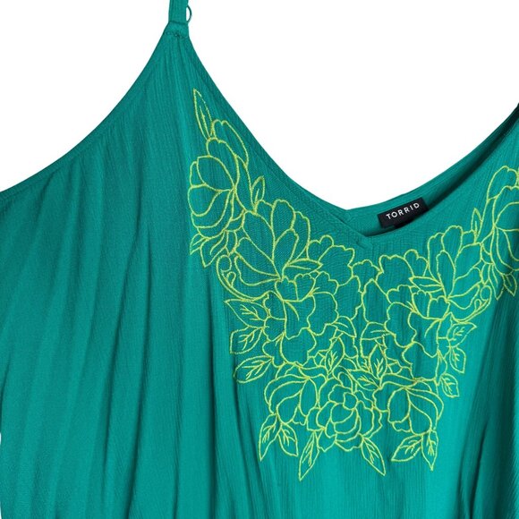 Torrid Floral Embroidered Green Tank Top‎ Size 2 Adjustable Straps Vacation - Picture 2 of 8
